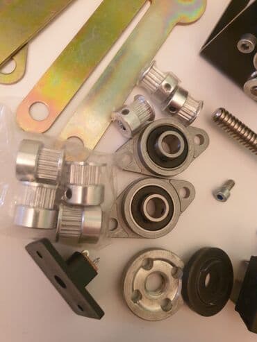 durujba matoru: Balaca mişar yığmaq üçün detallar və əlavə aksesuarlar. Mühərrik DC — 8