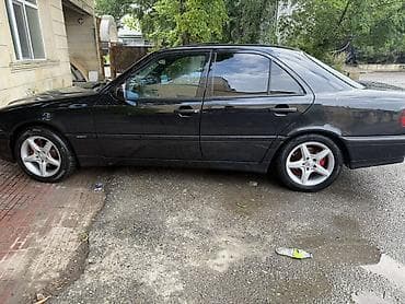 sukan satisi: Mercedes-Benz C-Class: 2.8 l | 1999 il Sedan — 5