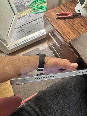 se 3: Salam huawei mate pad 11 se. 4\128 karopka adaptor ve anti udar — 4