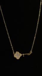 oğlan sepləri: Qadın bəzək dəstləri və aksesuarları 1) Qızıl rəngli zəncir üzərində — 21