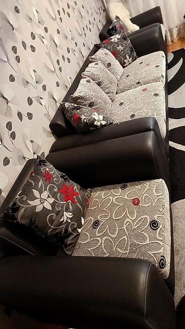Divan kreslo desti cox kefiyyetli mebeldir.açilmir baza yoxdur.1