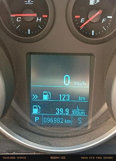 traxtor satisi: Chevrolet Cruze: 1.4 l | 2011 il 97000 km Sedan — 1