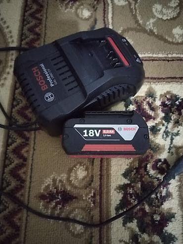 Bosch Professional 18V Li-Ion akkumulyator və şarj cihazı seti - — 1