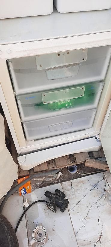 морозильные камеры в баку: Indesit iki kameralı soyuducu - Rəng: ağ - Tip: alt hissədə — 2