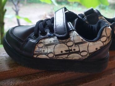 Krossovka, Qız üçün, 28 lalafo.az -da Krossovka, Qız üçün, 28