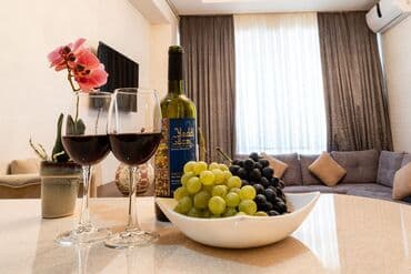 kirayə qarayev: 2 otaqlı, Nizami r. r-nu — 5