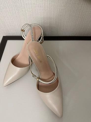 Qiymet 30 azn
Hec geyinilmeyib
Razmer 38 
70 azn alinib