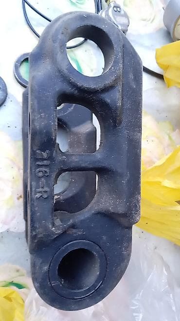 yuk qazeleri: Ekskavator qoşqusunun/üst çəngəlin (U‑şəkilli bağlama) ehtiyat hissəsi — 2