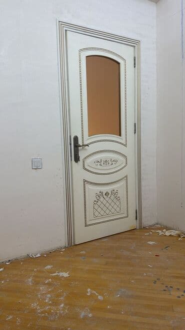 otaq qapiları: Məhsul: Otaq qapısı - Rəng: krem/ivori, qızılı naxış və bordürlərlə - — 2