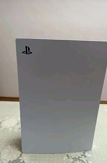 playstation servis: PlayStation 5 (Diskli versiya) - Rəng: ağ/qara korpus - Ön panel: 1x — 1