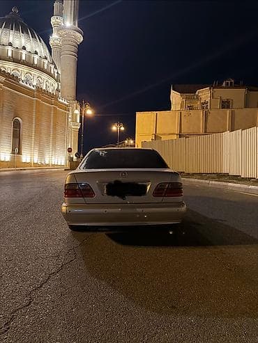Mercedes-Benz E-Class: 2.2 l | 2000 il Sedan lalafo.az -da Mercedes-Benz E-Class: 2.2 l | 2000 il Sedan