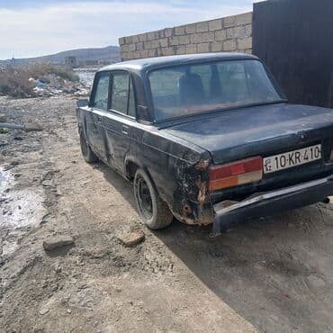 Model: VAZ 2107 (sedan) Yanacaq: benzin Kuzov: 4 qapılı, arxa