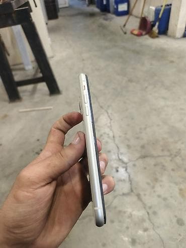 iphone 5 ekrani: IPhone 11, Ağ, Face ID — 3