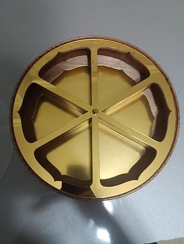 corek qablari: Qapaqlı, bölməli qəlyanaltı/şirniyyat qabı - Dairəvi forma, üstündə — 2