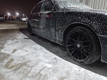 bmw m8 qiymeti: BMW 5 Series E39 sedan, qara rəng. - Kuzov: 4 qapılı, xrom yan — 3