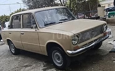 VAZ (LADA): VAZ 2101 sedan – klassik sovet dizaynı və sadə mexanika. Xarici: - — 3