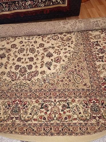 4/2.5e xalça satılır əla vəziyyətdə .Qiyməti 130 manat