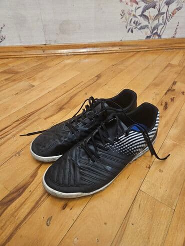 детские футбольные щитки: Futbol üçün zal ayaqqabısı (futsal/kort) - Rəng: qara, yan hissələrdə — 2