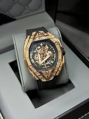 xonca bezemek: Hublot Spirit of Big Bang Sang Bleu – Limited Edition qol saatı - — 2