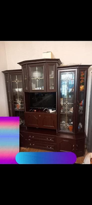 dam ortuk: TV stend — 1