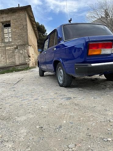 avtomobil oturacaqlar: VAZ (LADA) 2107: 1.3 l | 1985 il 200000 km Sedan — 5