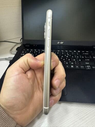 ipad 6 nesil: IPhone 11, 128 GB, White Titanium — 4