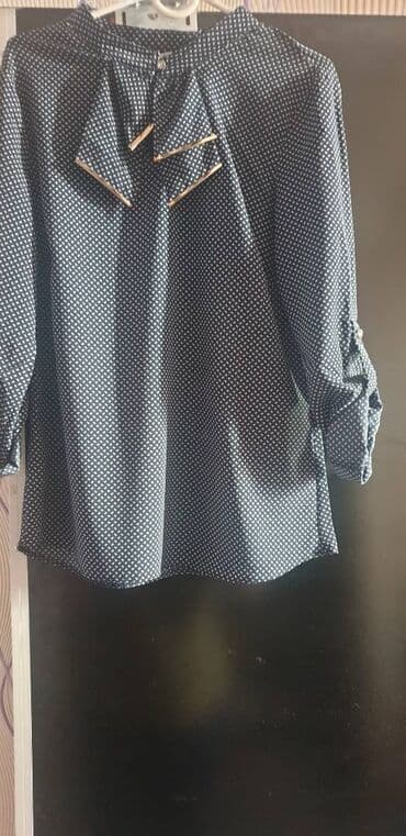 3 duymə koynək: Yeni 42 olcude köynək satılır.Qiyməti 10 azn unvan Xalqlar Dostluğu — 1