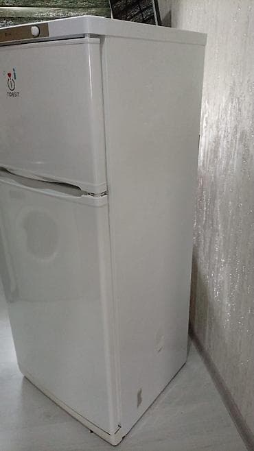 xaladennik matoru: Xarab 2 qapılı Indesit Soyuducu Satılır, rəng - Ağ — 3