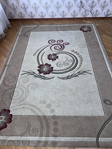 ikinci el xonca: IMPERIAL CARVING xalça.Turkiyyenindi Eni-2.50 Uzunu-3.50 - — 1