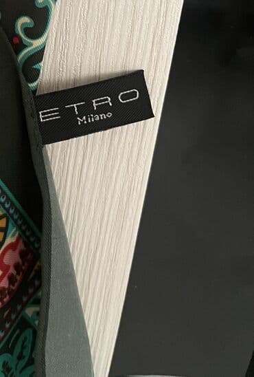 hicab geyimlər: Шарф Etro. Оригинал. Шёлк. Размер 175см*60см. В идеальном состоянии — 7