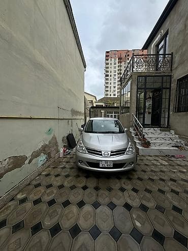 2008 nissan sunny: Nissan Tiida sedan, gümüşü rəng. - Kuzov: 4 qapılı sedan, orijinal — 4