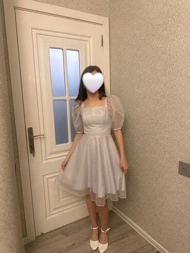 atlas köynəklər: Gümüşü parıltılı, ziyafət libası 
12 yaşa uyğun 
1 dəfə geyinilib — 1