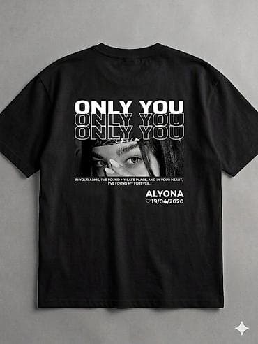 Qrafik çaplı unisex T‑şört - Rənglər: qara və ağ - Ön hissə: təmiz