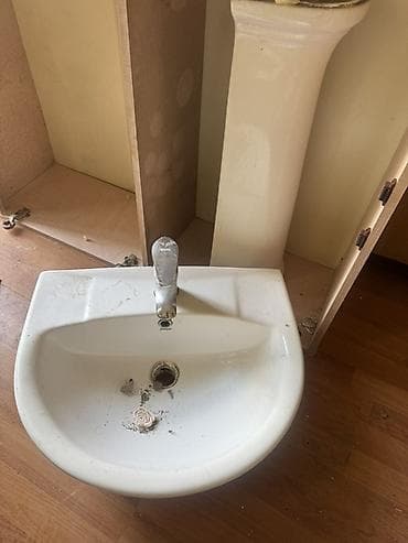 Divar tipli keramika əl-üz yuyucu lavabosu - Material: parlaq ağ