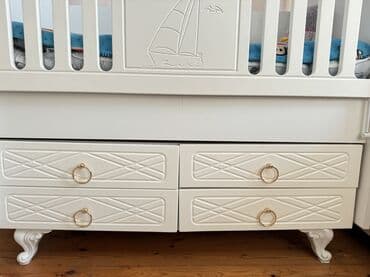 işlənmiş uşaq beşikləri: Oğlan və qız üçün, İşlənmiş, Dördbucaq, Beşik, Dəstsiz, Matras ilə, Yellənmə mexanizm ilə — 4