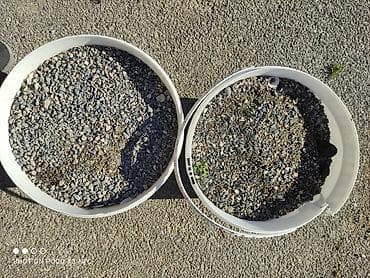 Suvaq: Məhsul: Xırda çınqıl/dağ-daşı qarışığı (2 ədəd vedrə) Təsvir: - İncə — 1