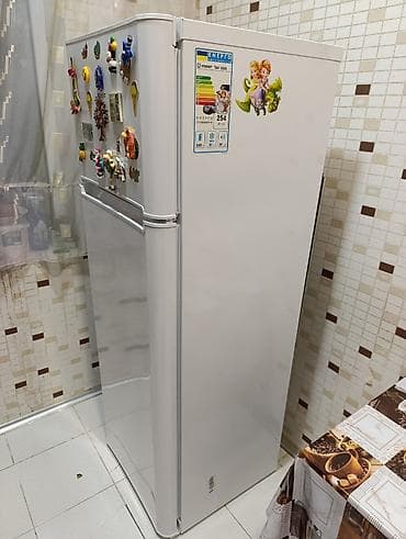 xaladenik rezini: İşlənmiş 2 qapılı Indesit Soyuducu Satılır, rəng - Ağ, Dolab içi — 3