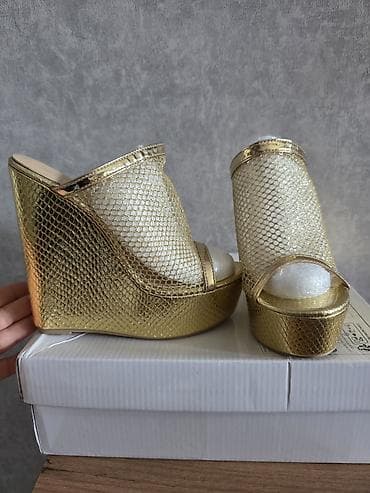 ayaggabı: Qızılı platforma tərzində qadın sandaleti - Model: Açıq burunlu, mual — 2