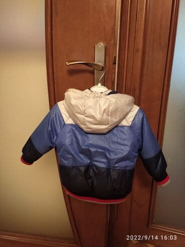 пуховой комбинезон для новорожденных: Qalın kurtka,təmizdir.2-4yas arasi geyə bilər.Oyuncaq hədiyyəli😉 — 2