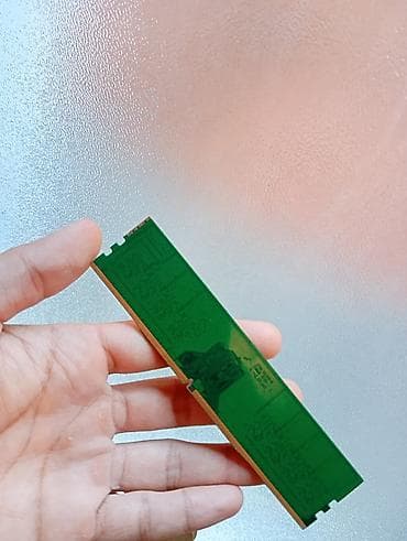 komputer ekrani: Operativ yaddaş (RAM) Crucial, 4 GB, 2400 Mhz, DDR4, PC üçün, İşlənmiş — 6
