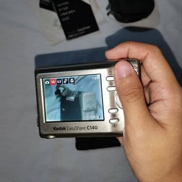 samsung s9 plus: 2 GB KINGISTON SD + Easy-to-use and affordable EasyShare C140 digital — 2