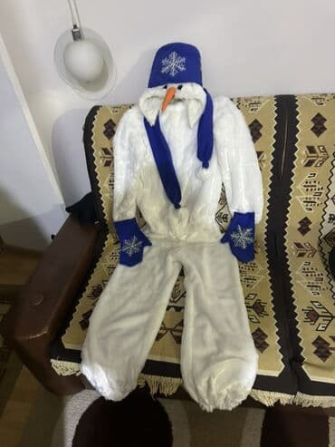 uwaq geyimi: Qaradam (kardan adam) temalı kostyum dəsti Kirayə Tərkibi: - Aşağıdan — 1