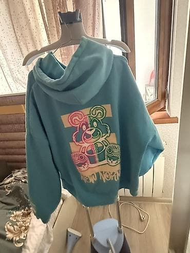 Mavi rəngli kapüşonlu sviter (hoodie) - Ön hissədə iri qrafik yazı — 2