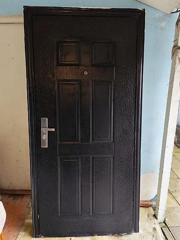 Dəmir giriş qapısı - Material: möhkəm metal/dəmir konstruksiya -