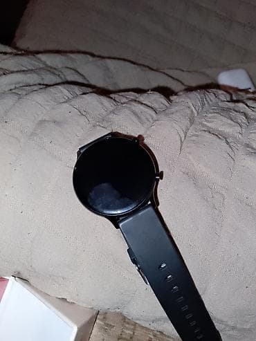 s2000 smart watch: Ağıllı saat – dairəvi qara korpuslu model Xüsusiyyətlər: - Dairəvi — 3