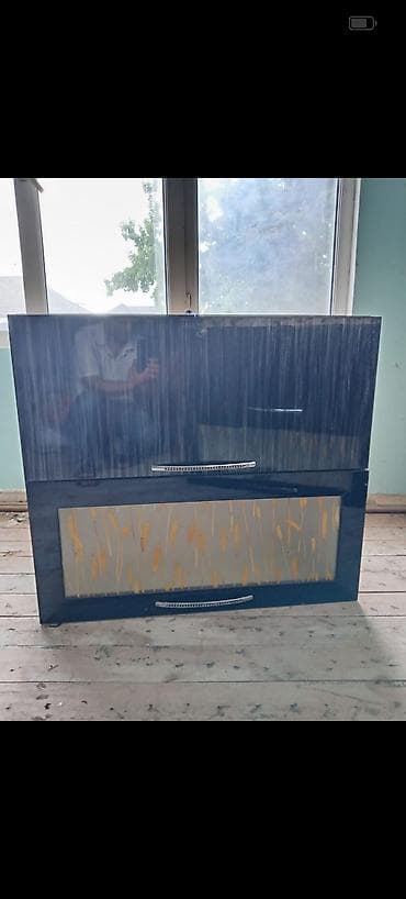 rəsim dəsti: Mətbəx dolabları dəsti - Aşağı modul: parlaq qara önlüklər, metal — 4