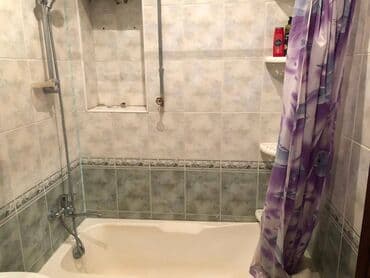 kirayə mənzillər 2022: Bayılda 163 nömrəli məktəbin yanında,4/2-si təmirli,2 otaqlı, Əşyaları — 9