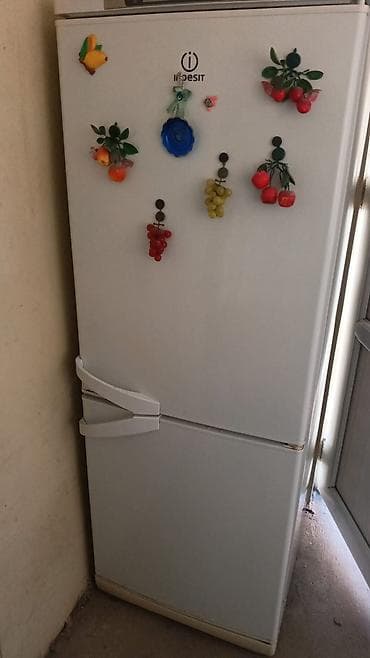 pitiminutka satışı: 2 qapılı Indesit Soyuducu Satılır, rəng - Ağ — 1