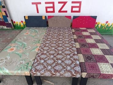 Tək nəfərlik yataqlar müxtəlif başlıq dizaynları və naxışlı döşəklərlə — 21