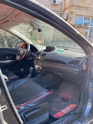 renault megane: Renault Megane: 1.5 l | 2013 il 380 km — 4